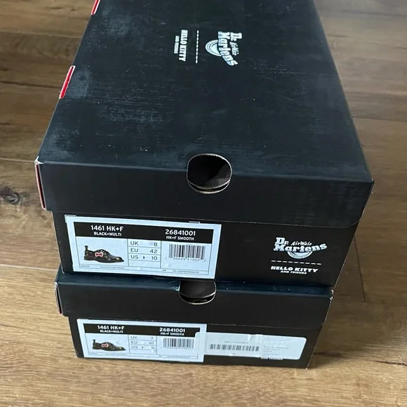 DOC MARTEN’S-NWT/Box Leather Sanrio Character Shoes - Picture 5 of 13